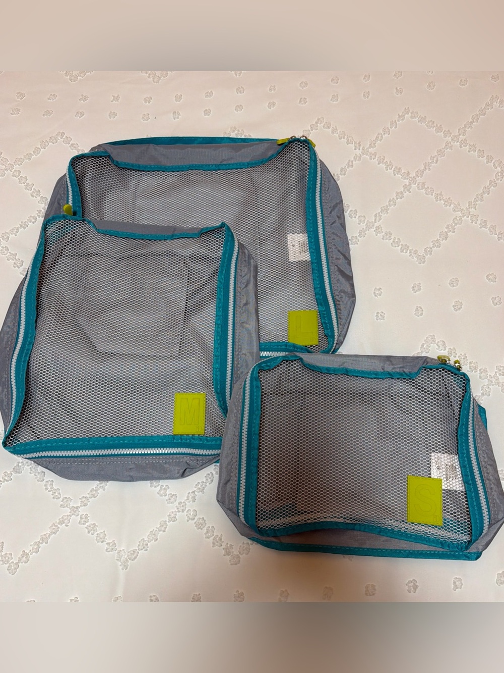 Mesh Clothing Packing Cubes Travel Luggage and Backpack Organizer Set Of 3